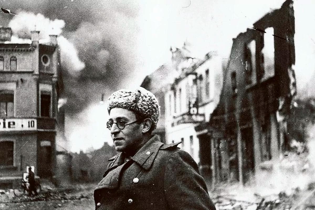 «En el mundo no hay nada más sólido que un caparazón hecho de miedos acumulados». Guía para entrarle a la monumental 'Vida y destino', de Vasili Grossman