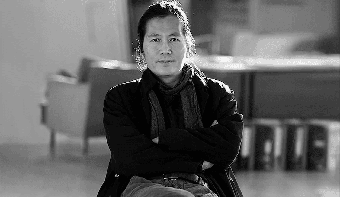 Byung-Chul Han: «La felicidad entra por las manos, no por los dedos del smartphone»